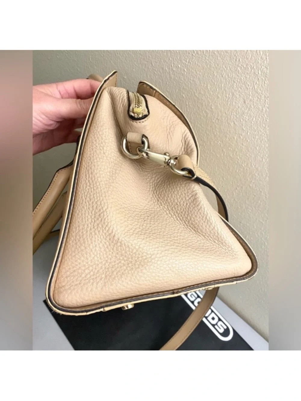 Kate Spade Elegant Beige Handbag genuine soft leather for every day. Like new.